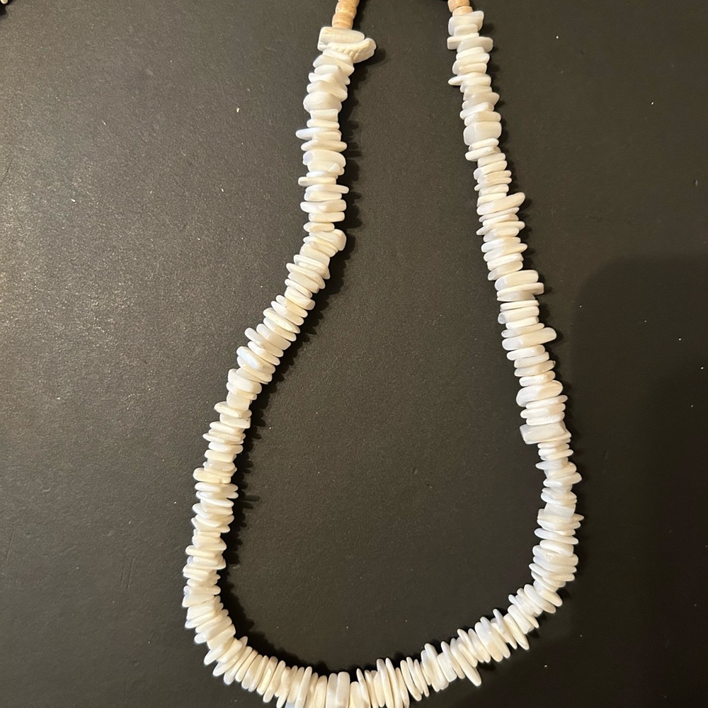 2 PUKA BEADS PURCHASED IN HAWAII.  Screw fastener. 18” & 16 length. UNISEX. - Picture 4 of 6
